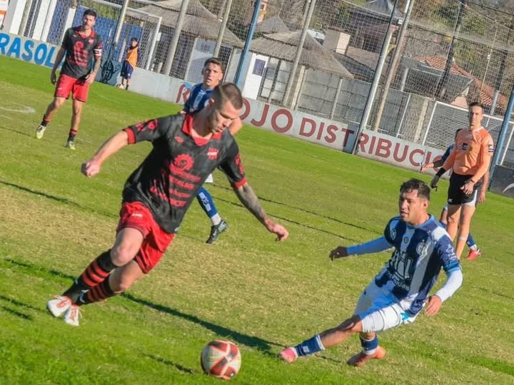 Sportivo Belgrano, próximo rival de Douglas, ganó y le quitó la punta al rojinegro