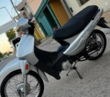 Hallaron una moto abandonada en pleno centro y fue secuestrada por la Policía