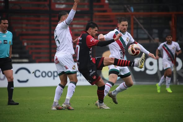 Douglas no pudo quebrar el cero, pero sigue firme entre los protagonistas