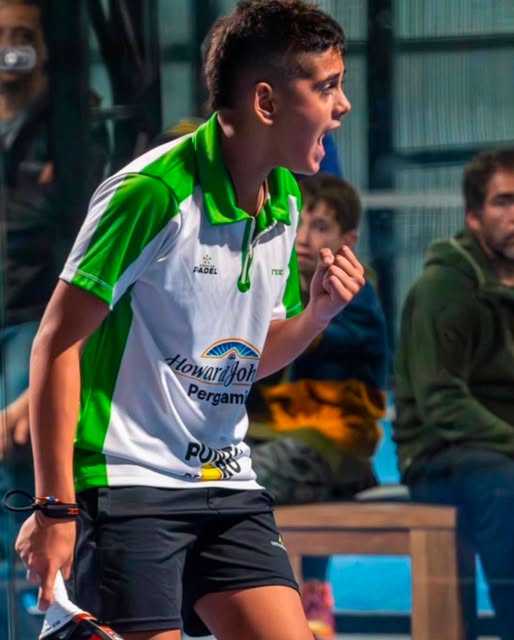 Vitto Benvenutto ya compite como un profesional y hace historia en el pádel argentino